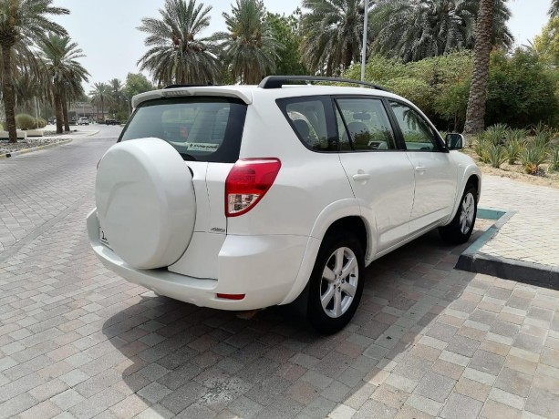 toyota-rav4-2008-big-3