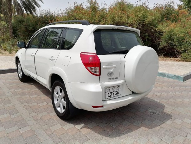 toyota-rav4-2008-big-4