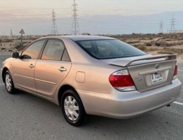 toyota-camry-2005-big-0