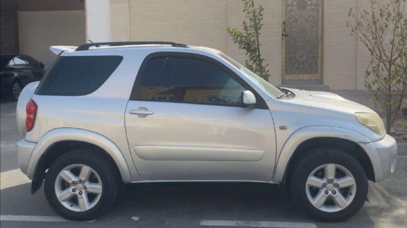 toyota-rav4-2005-big-0