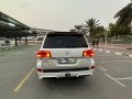 toyota-land-cruiser-2020-small-4