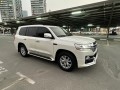 toyota-land-cruiser-2020-small-0