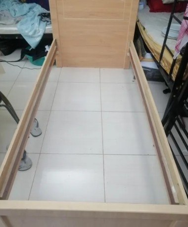 wooden-single-bed-big-0