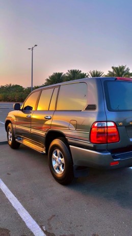 land-cruiser-2001-big-0