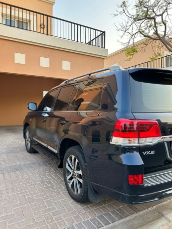 toyota-land-cruiser-vxr-2016-big-4