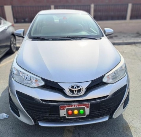 toyota-yaris-big-0