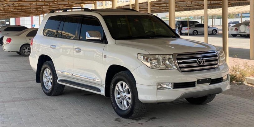 toyota-land-cruiser-gxr-2010-big-0