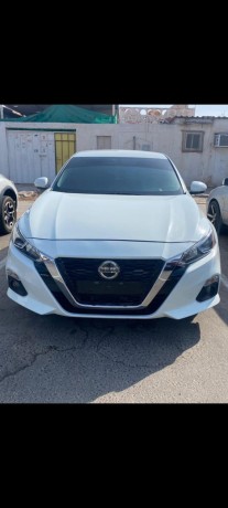 nissan-altima-2020-big-4