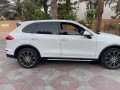 porsche-cayenne-2016-small-5