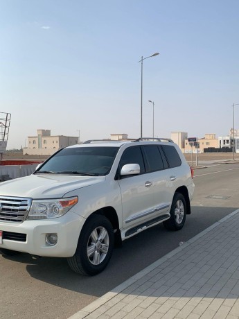 toyota-land-cruiser-2015-big-0