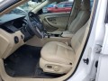 2013-ford-taurus-se-small-1