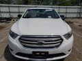 2013-ford-taurus-se-small-0