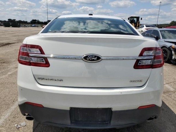 2013-ford-taurus-se-big-3