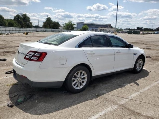 2013-ford-taurus-se-big-2