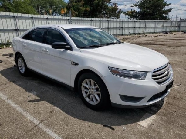 2013-ford-taurus-se-big-7