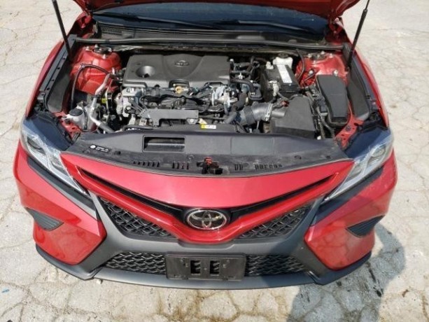 2020-toyota-camry-se-full-option-big-5