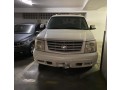 cadillac-escalade-2005-small-0