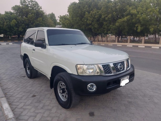 nissan-patrol-2008-big-0