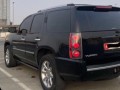 gmc-denali-2009-small-0