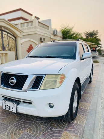 nissan-pathfinder-2010-big-1